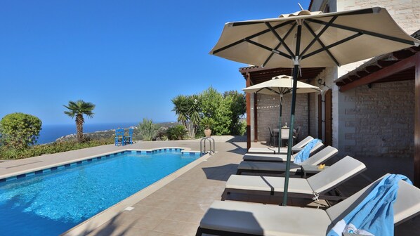 Outdoor pool, a heated pool - Natural stone villa in a secluded location on 4500 m² with a heated pool (Rethymnon)