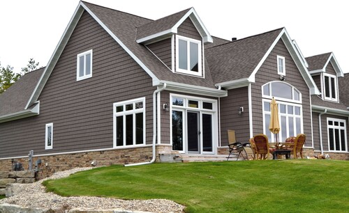 Beautiful Waterfront Home With Swimming Pond - North Unit