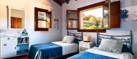 2 Schlafzimmer, Bügeleisen/Bügelbrett, Reisekinderbett, Bettwäsche