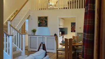 Smart TV, fireplace, DVD player, books