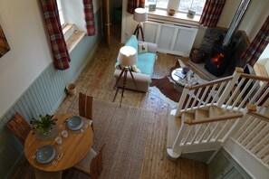 Smart TV, fireplace, DVD player, books