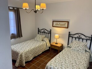 2 Schlafzimmer, Bügeleisen/Bügelbrett, WLAN, Bettwäsche