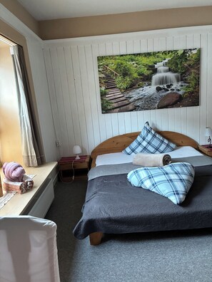 3 bedrooms, WiFi, bed sheets