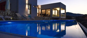 Villa Antheklia & Villa Kallia - Sea View Villas