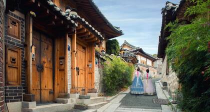 50 meters from 2 subway lines in the right center of Seoul