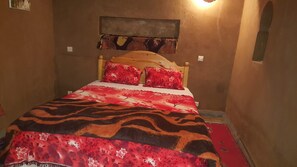 5 bedrooms, internet - Beautiful authentic riad a mhamid elghizlan (Mhamid)
