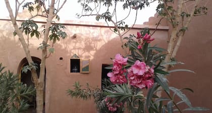 Beautiful authentic riad a mhamid elghizlan
