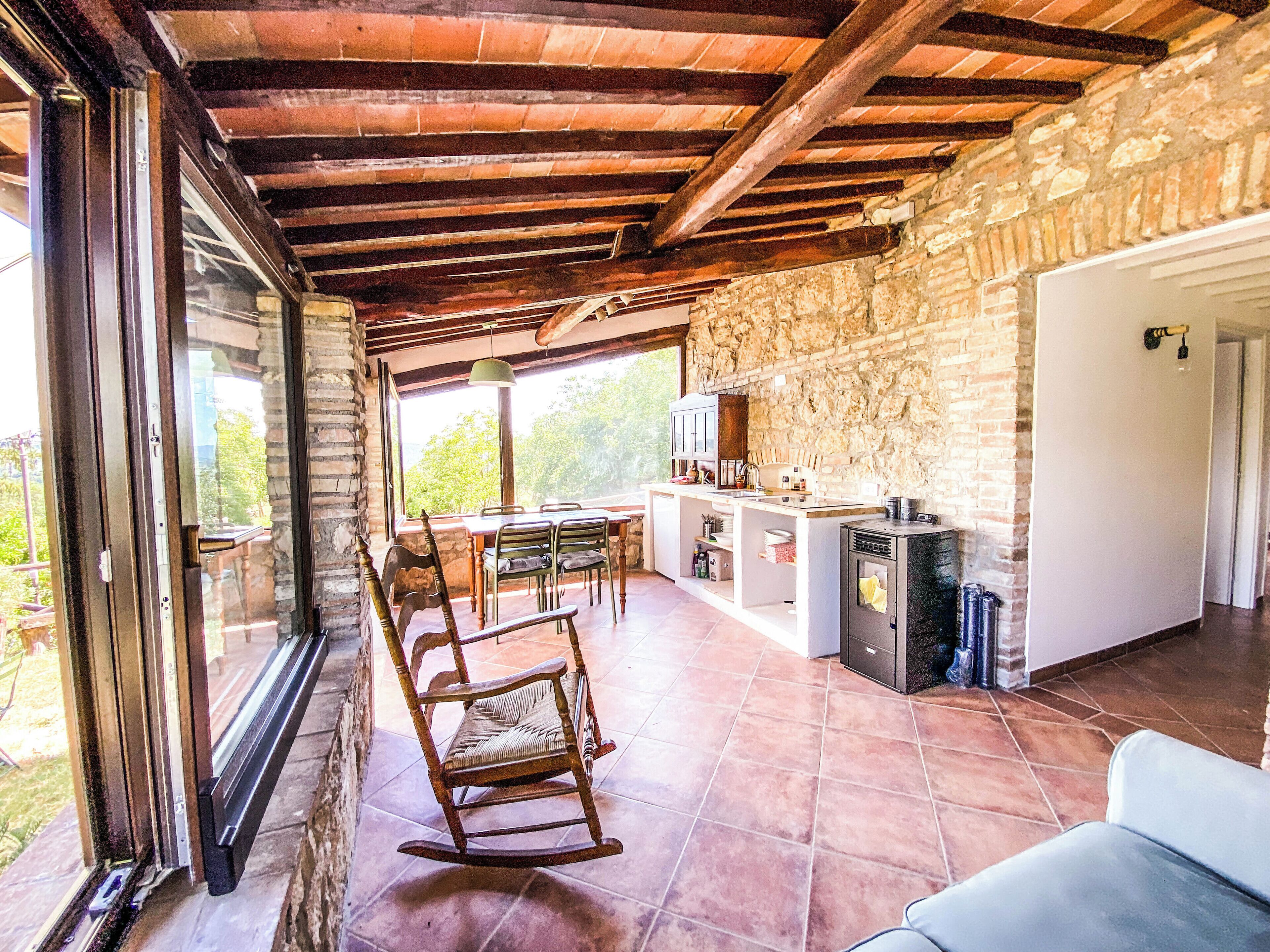 Smart TV, fireplace, DVD player, stereo