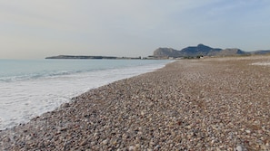 Beach nearby, sun-loungers, beach towels