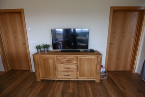 Interior - Hrimland Mountain Cottage with a great view over Akureyri and Eyjafjordur  (Akureyri)