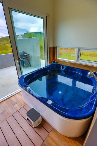 Hrimland Mountain Cottage with a great view over Akureyri and Eyjafjordur 