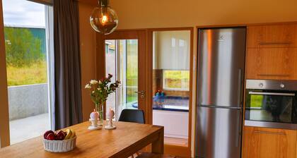Hrimland Mountain Cottage, josta on upeat näkymät Akureyriin ja Eyjafjorduriin