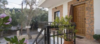 Cosi Apartment in village