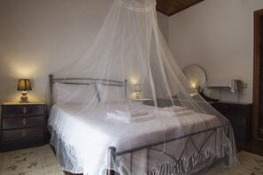 2 habitaciones, tabla de planchar con plancha, internet y ropa de cama 