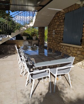 Outdoor dining