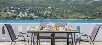 Premium Cycladic House, Splendid Seaview & Sunsets, Perfect for large groups