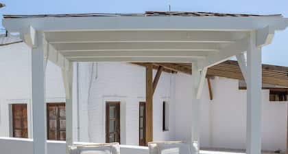 Premium Cycladic House, upea merinäköala ja auringonlaskut, täydellinen suurille ryhmille