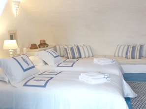 7 habitaciones, tabla de planchar con plancha, wifi y ropa de cama 