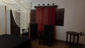 1 chambre, bureau, Wi-Fi gratuit, draps fournis