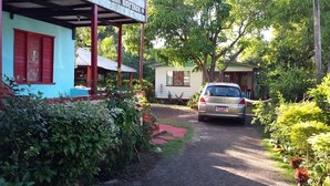 Property grounds - Shades CottageRoom #4 (Belmont)