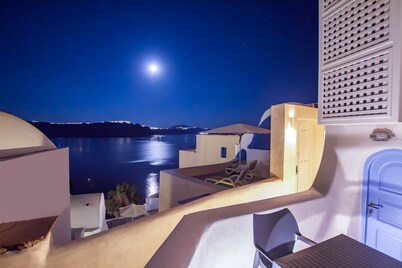 Twin Cave House - Oia
