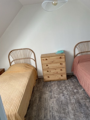 4 dormitorios, tabla de planchar con plancha, wifi