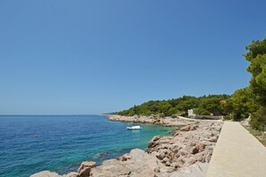 Beach nearby - BILO 2 with 2 bedrooms & 2 bathrooms, sea view, only 30 m from the beach (Primosten)