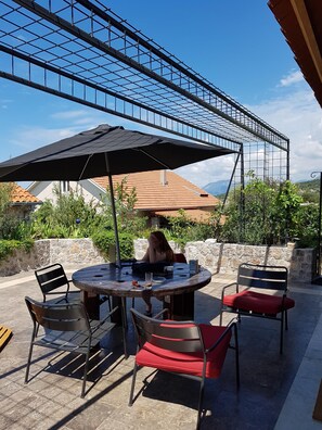 Outdoor dining - Stone house with pool (Mrkovi)