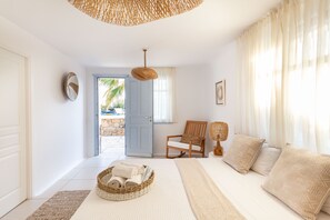 7 chambres, fer et planche à repasser, Wi-Fi, draps fournis