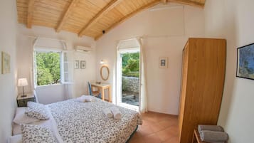 1 dormitorio, tabla de planchar con plancha, cuna de viaje y wifi gratis