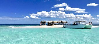 À quelques pas de la magnifique plage de Punta Rucia!