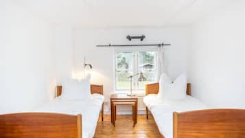 6 Schlafzimmer, Schreibtisch, Bügeleisen/Bügelbrett, kostenloses WLAN