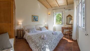 1 bedroom, iron/ironing board, travel crib, free WiFi