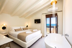 2 bedrooms, iron/ironing board, travel crib, internet - Villa Nayana - Shoreline Calm by etouri (Rethymno)