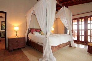 5 عدّة غرف نوم وسرير سفر وواي فاي مجانًا وملاءات أسرّة