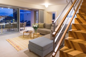 تلفزيون، مدفأة، مشغل دي في دي