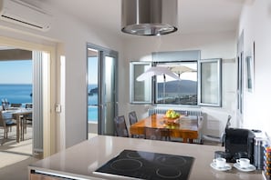 تناول الطعام