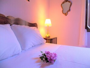 1 bedroom, iron/ironing board, free WiFi, bed sheets - Lavender cottage house, Achilleion, Corfu (Gastouri)