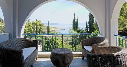 Beautiful summer house 5' from the beach