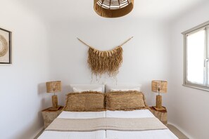 6 chambres, coffre-fort, fer et planche à repasser, lit de bébé portatif