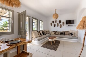 TV, fireplace, DVD player, stereo