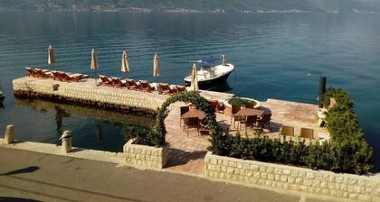 Magnifique studio parfait pour les couples, dans une vieille maison, juste à côté de la mer