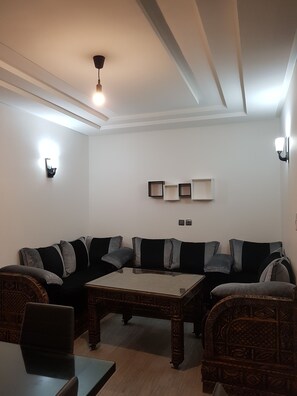 Interior - Flat three rooms furnished and equipped with air conditioning and wifi satelite (Agadir)