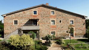 Exterior - Apartment GIALLO luxury apartment in farmhouse with private garden and lodge (Pergine Valdarno)