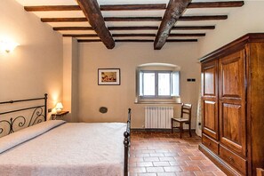 3 bedrooms, iron/ironing board, WiFi, bed sheets - Apartment GIALLO luxury apartment in farmhouse with private garden and lodge (Pergine Valdarno)