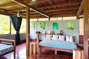 4 bedrooms, travel cot, WiFi, bed sheets