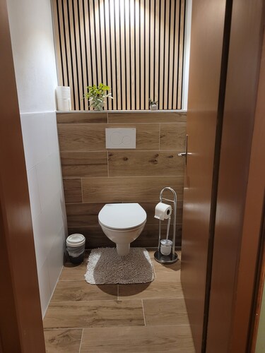 Alpenrose vacation apartment - very large and spacious for 6-8 people