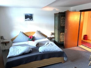 3 Schlafzimmer, Reisekinderbett, WLAN, Bettwäsche