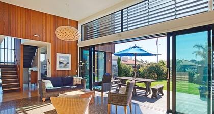 Estuary Grove - Stunning Architectural House