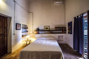2 bedrooms, free WiFi, bed sheets, wheelchair access